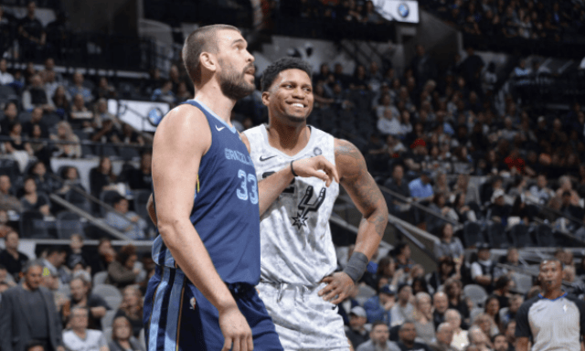 衔的簡單足 衔的簡單足